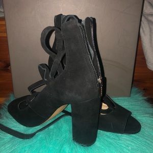 VINCE CAMUTO HEELS